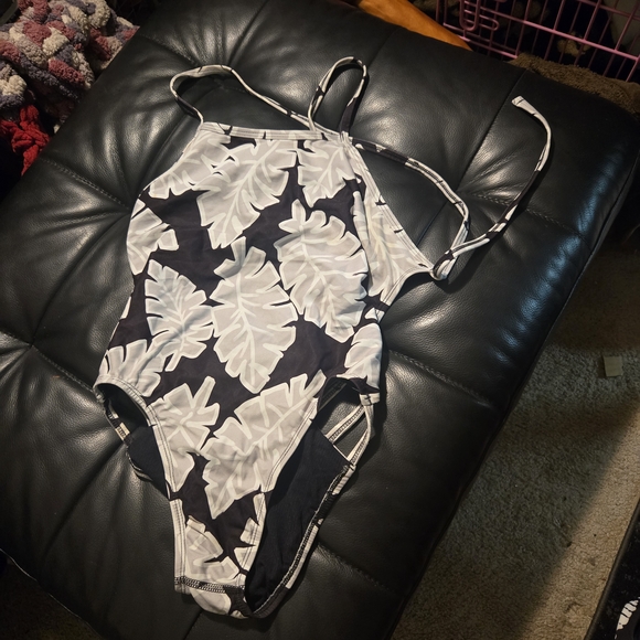 Jolyn Clothing Black and White Leaf Tie Back Swimsuit - Picture 1 of 3
